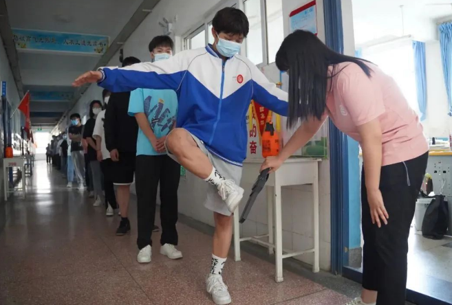 掃一掃，無警報(bào)聲響方可入場(chǎng)