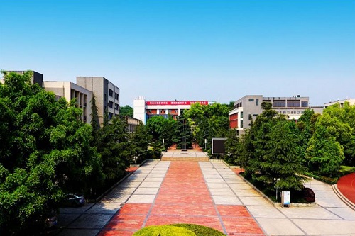 重慶九龍坡職業(yè)教育中心2021年招生電話(huà)是多少