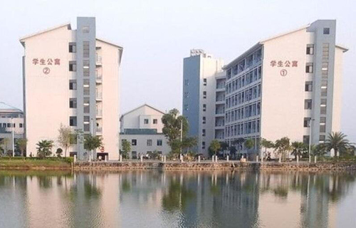 商丘醫(yī)學(xué)高等?？茖W(xué)校2021年招生簡(jiǎn)章