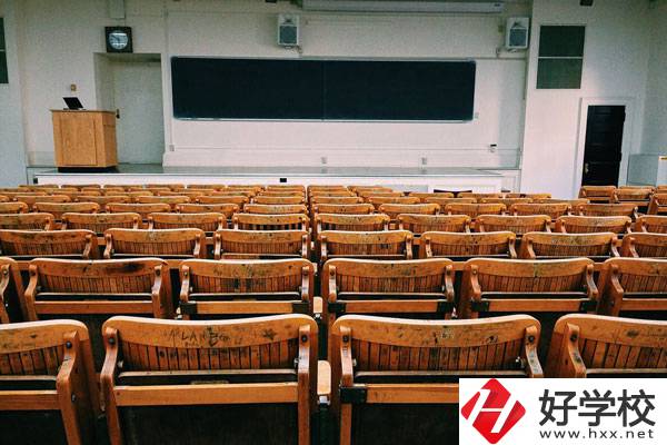 湖南醫(yī)藥中專學(xué)校主要專業(yè)有哪些？就業(yè)優(yōu)勢有哪些？