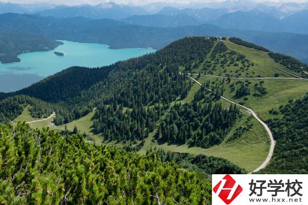 湘潭縣第一職業(yè)中專技術(shù)學(xué)校有哪些特色專業(yè)？