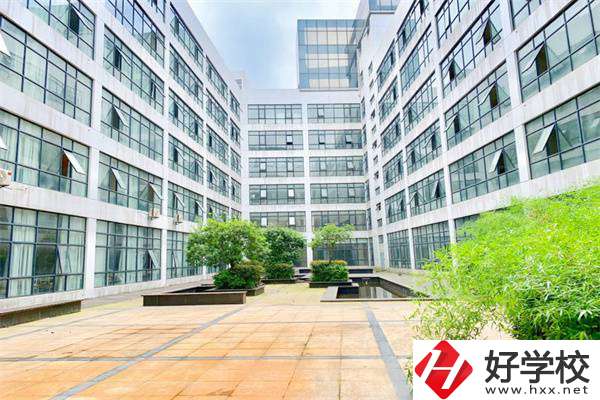 湖南曙光科技技工學(xué)校有哪些辦學(xué)特色？