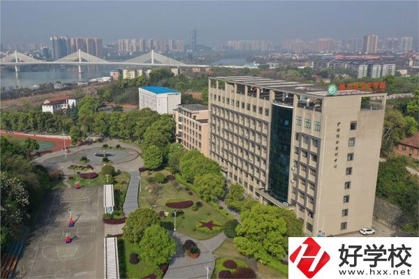 衡陽的核工業(yè)衛(wèi)生學校怎么樣？可以學哪些專業(yè)？