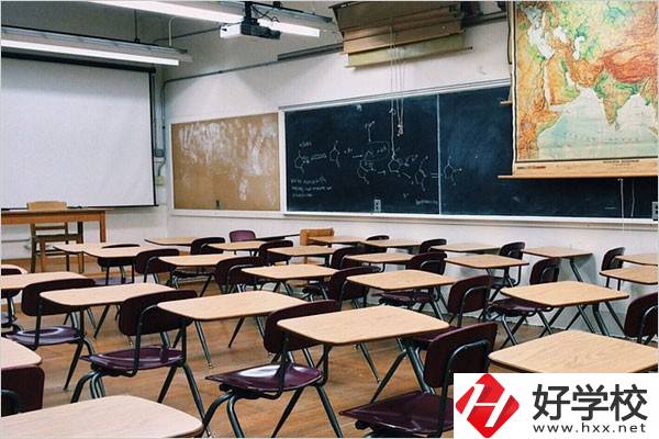 岳陽(yáng)中專的環(huán)境怎么樣？可以從哪些方面判斷？