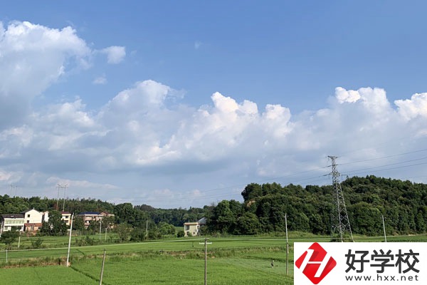 婁底市工貿職業(yè)中專學校有哪些專業(yè)？就業(yè)前景怎么樣？