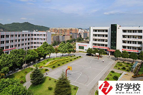 在瀘溪縣第一職業(yè)中學學平面設計怎么樣？