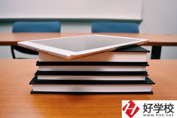 報考商務英語專業(yè)，長沙這兩所職校不可不看
