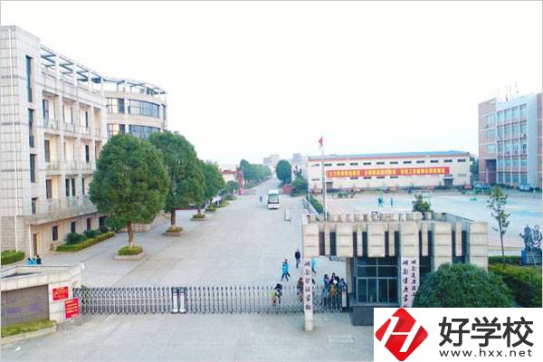 湖南護理學校是公辦還是民辦？辦學條件好不好？