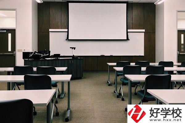 吉首大學師范學院怎么樣？環(huán)境好不好？