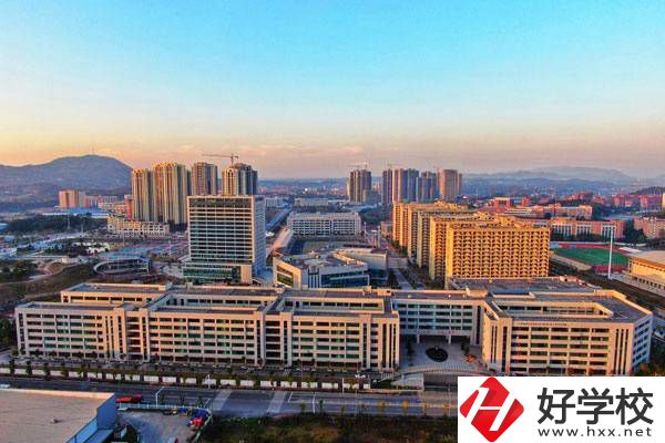 長沙學(xué)外語讀什么職校好？有什么辦學(xué)優(yōu)勢？