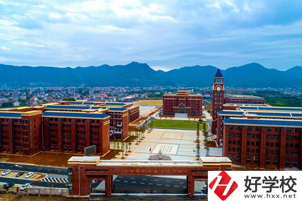 湖南省湘北職業(yè)中專學(xué)校的辦學(xué)規(guī)模怎么樣？