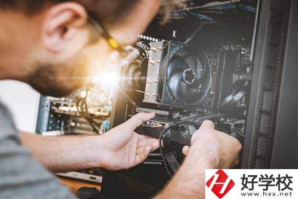 懷化市商貿(mào)經(jīng)濟(jì)管理學(xué)校有什么特色？專業(yè)有哪些？