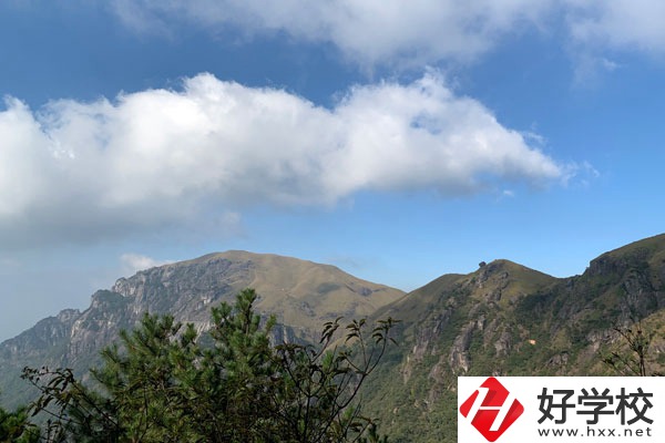 衡陽市信息網(wǎng)絡(luò)工程學校招生收費標準是什么？