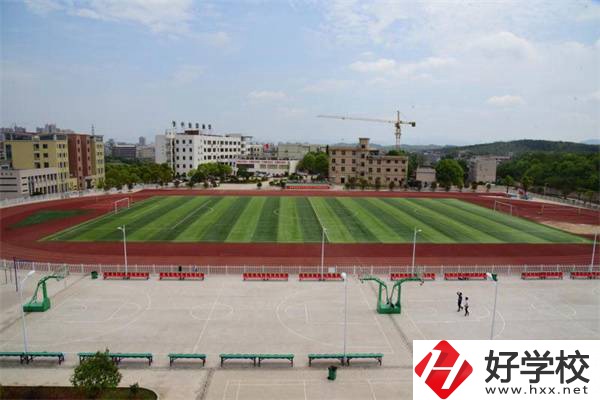 湖南有沒有招收復(fù)讀生的中專學(xué)校？有哪些招生專業(yè)？