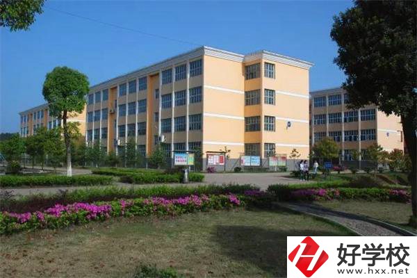 岳陽平江共有幾所中專？學(xué)校辦學(xué)有特色嗎？
