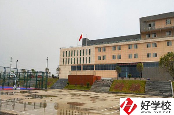 婁底市環(huán)宇中等職業(yè)技術(shù)學校有哪些辦學特色？