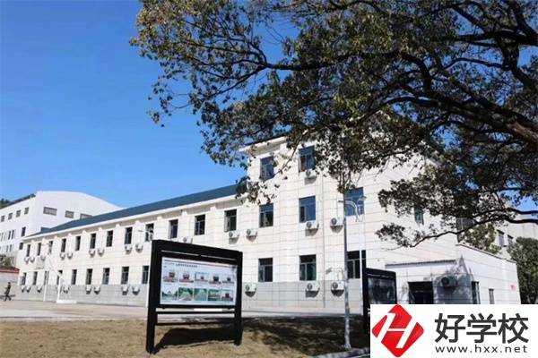 湖南有國(guó)家正規(guī)民辦技校嗎？民辦技校真的不值得讀嗎？