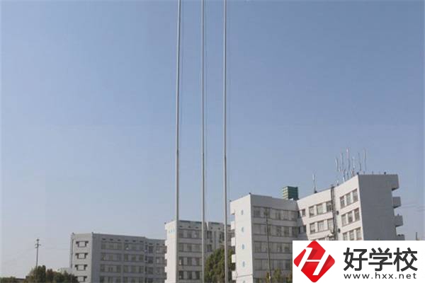 湖南有學(xué)煙花爆竹專業(yè)的職校嗎？這個專業(yè)怎么樣？