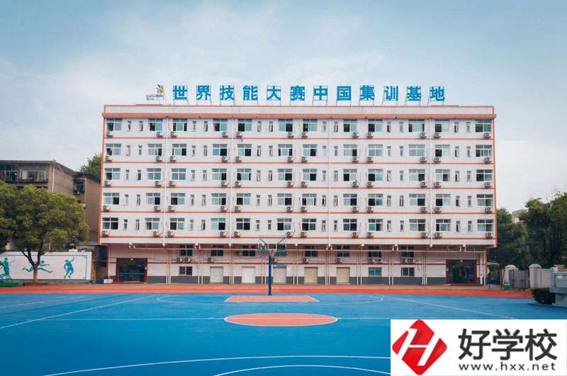 長沙建筑工程學(xué)校值不值得報(bào)考？從三個(gè)方面進(jìn)行分析