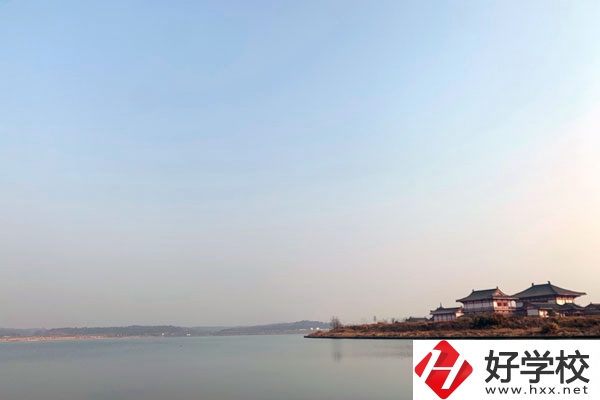 張家界汽修技校實(shí)力如何？學(xué)校生活環(huán)境怎么樣？