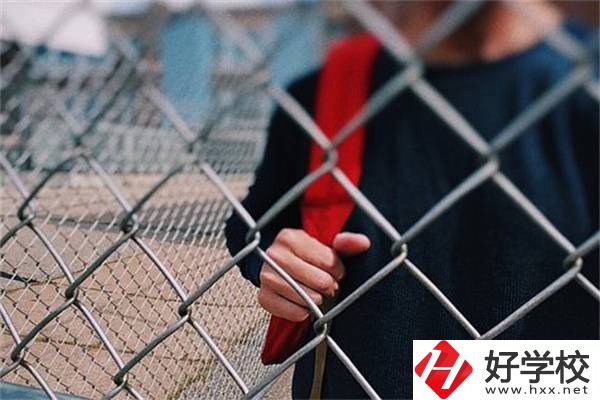 在湖南讀高中和讀職高有什么不同？職高生有什么優(yōu)勢(shì)？