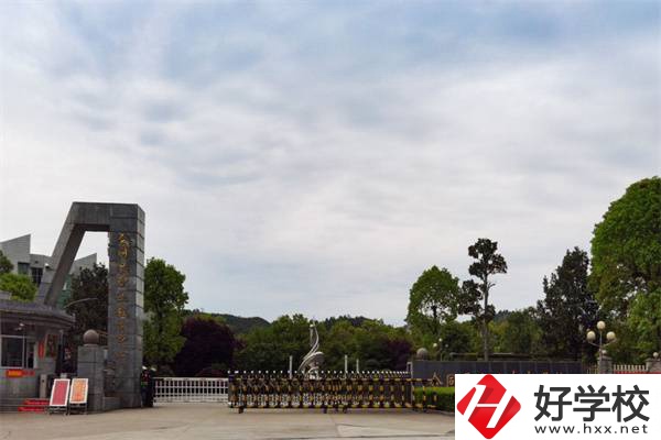 懷化分?jǐn)?shù)低可以讀的公辦中專有哪些？專業(yè)好就業(yè)嗎？