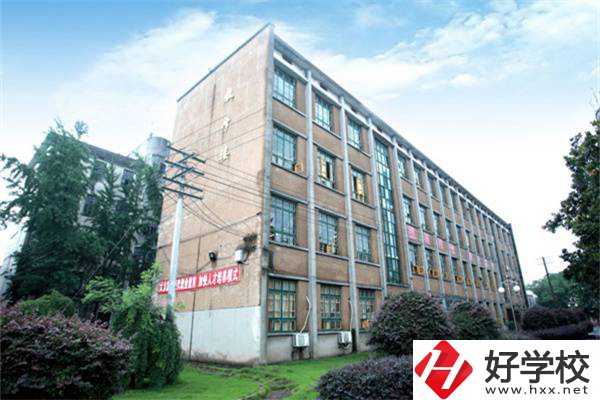 湘潭交通職業(yè)學(xué)校是公辦嗎？學(xué)費(fèi)是多少？