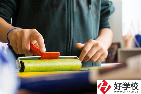 在湖南考不上高中又想繼續(xù)讀書怎么辦？有學(xué)校推薦嗎？