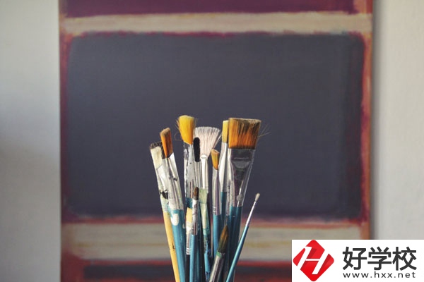 郴州市第一職業(yè)中專的學費多少錢？值得讀嗎？