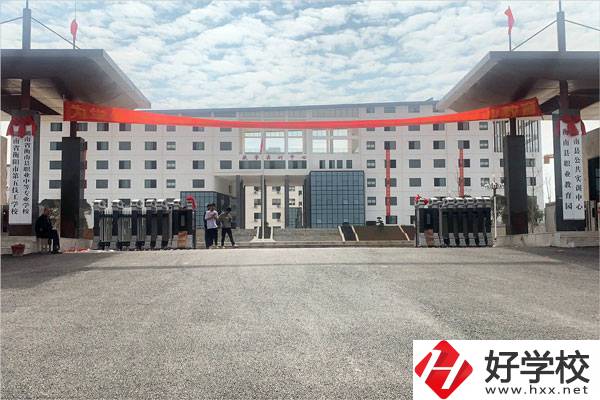 想在衡陽學(xué)計(jì)算機(jī)平面設(shè)計(jì)專業(yè)，這所學(xué)校你一定要看！