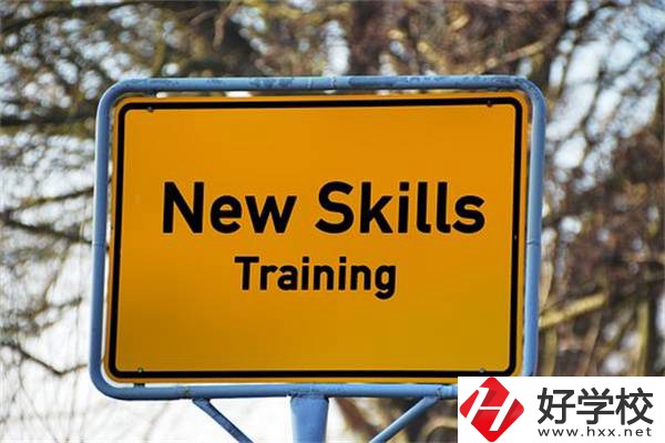 家長在湖南選中職時要看哪幾點？有什么學(xué)校推薦？