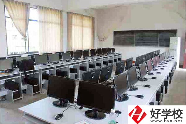 永州市第二技工學校是公辦還是民辦？辦學條件怎么樣？