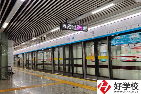 湖南省體育運動學校怎么樣？是中專嗎？