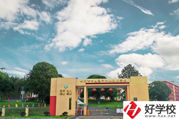 郴州市中大高科職業(yè)技術學校有哪些特色和優(yōu)勢？