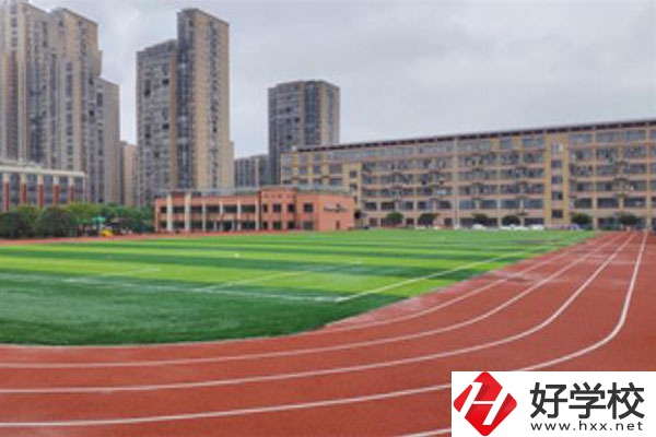長沙市經(jīng)開中等職業(yè)技術(shù)學校收費標準怎么樣？