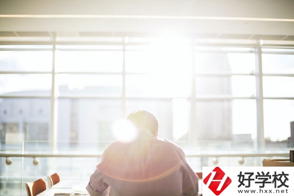 永興縣職業(yè)中專學(xué)校航空服務(wù)專業(yè)怎么樣？