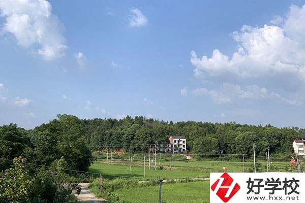 南縣職業(yè)中等專業(yè)學(xué)校怎么樣？值得報考嗎？