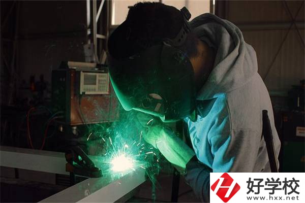 在湖南選擇技校就讀有什么優(yōu)勢？讀技校怎么樣？