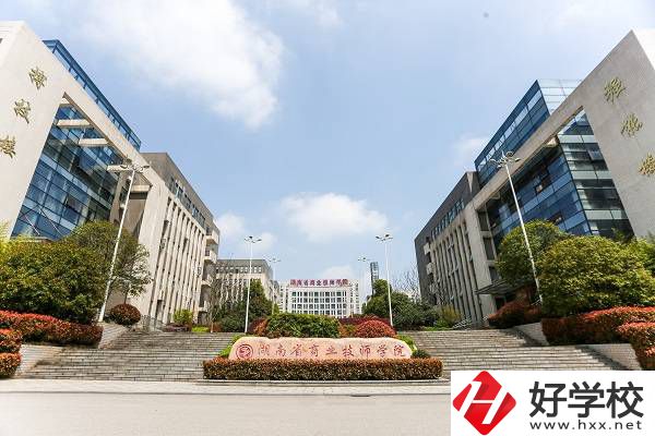 株洲比較好的廚師培訓(xùn)學(xué)校有哪些？烹飪專業(yè)好就業(yè)嗎？