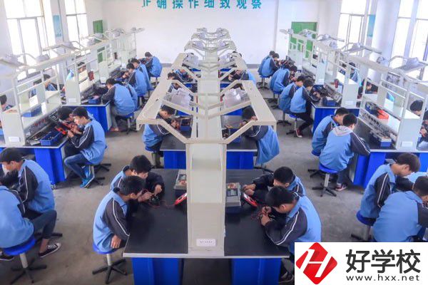 長沙學(xué)服裝設(shè)計(jì)可以去哪些中職？專業(yè)好就業(yè)嗎？