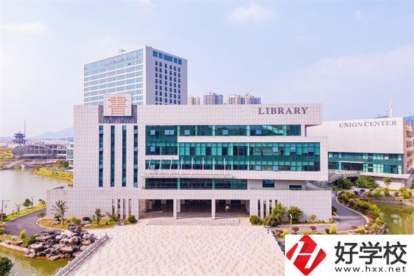 在湖南學(xué)外語可以讀什么職校？最新招生要求是什么？