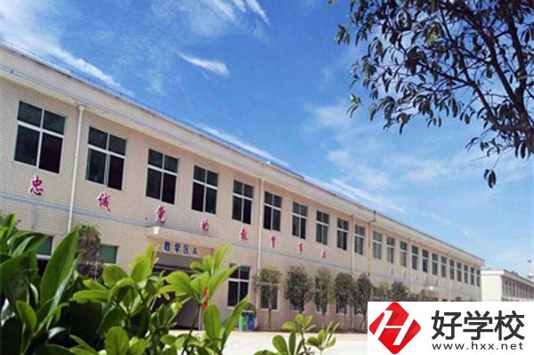 長(zhǎng)沙益立中等職業(yè)學(xué)校的辦學(xué)條件怎么樣？