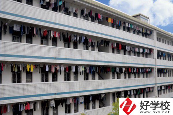 桃江縣職業(yè)中專學校辦學條件怎么樣？
