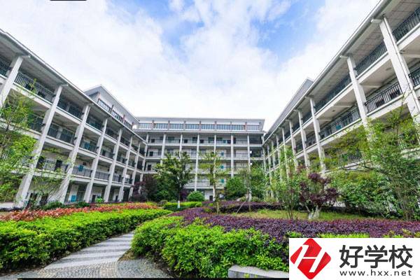 湘西有學(xué)習(xí)中西面點(diǎn)的學(xué)校嗎？專業(yè)好就業(yè)嗎？