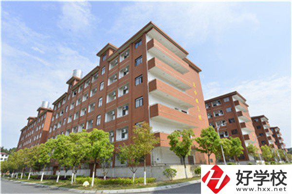 湘中幼兒師范高等專科學校(中職部)如何？是公辦嗎？