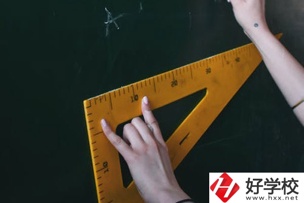 郴州市第一職業(yè)中專的學(xué)費(fèi)多少錢？值得讀嗎？