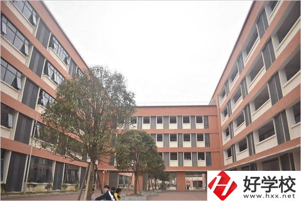 湘西學(xué)什么專業(yè)好就業(yè)？有什么學(xué)校推薦？