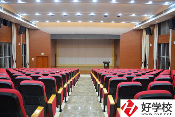 常德女子外語學(xué)校有哪些專業(yè)，就業(yè)前景如何？