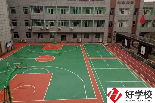 長沙康明職業(yè)中專學(xué)校環(huán)境怎么樣？有哪些專業(yè)？
