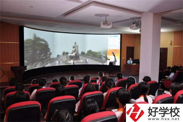 長沙市望城區(qū)職業(yè)中等專業(yè)學(xué)校的辦學(xué)條件如何？